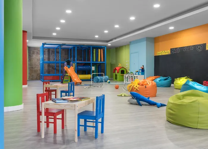 厄尔巴岛埃斯特波纳海水浴温泉酒店 5*